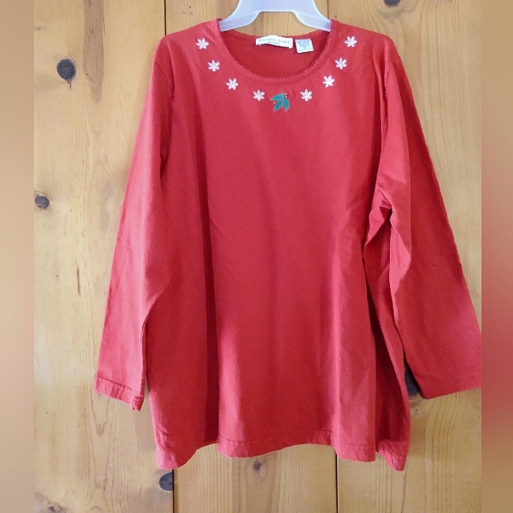 Victoria Jones Woman Embroidered Knit Holiday Top